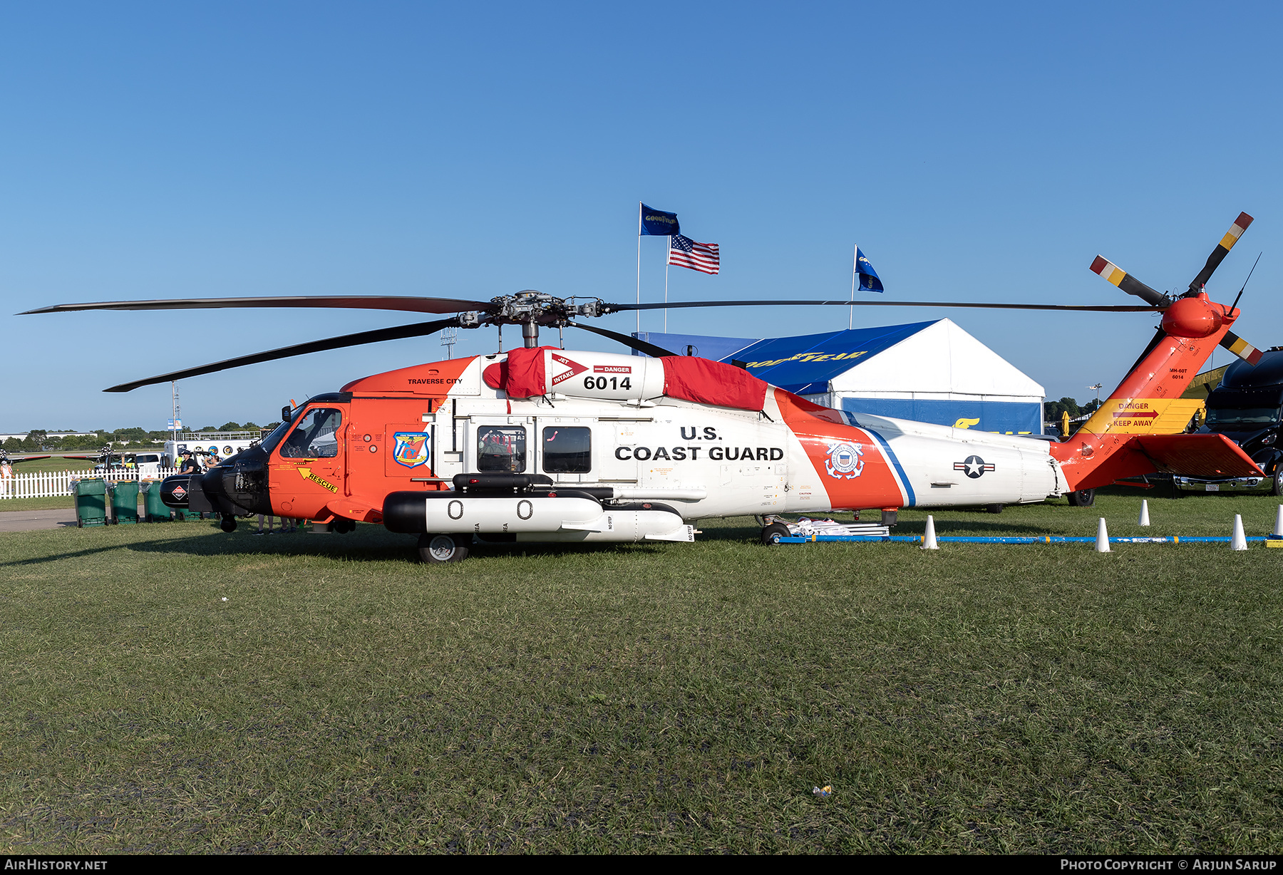 Aircraft Photo of 6014 | Sikorsky MH-60T Jayhawk (S-70B-5) | USA - Coast Guard | AirHistory.net #728160