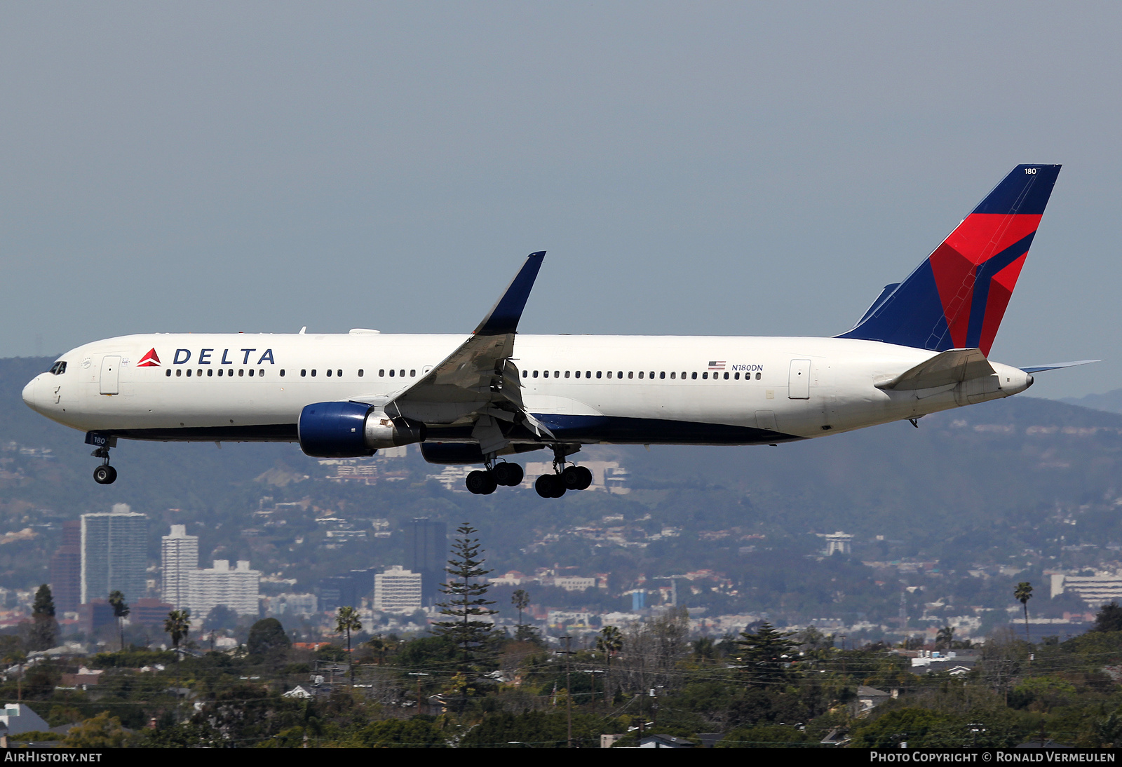 Aircraft Photo of N180DN | Boeing 767-332/ER | Delta Air Lines | AirHistory.net #728307