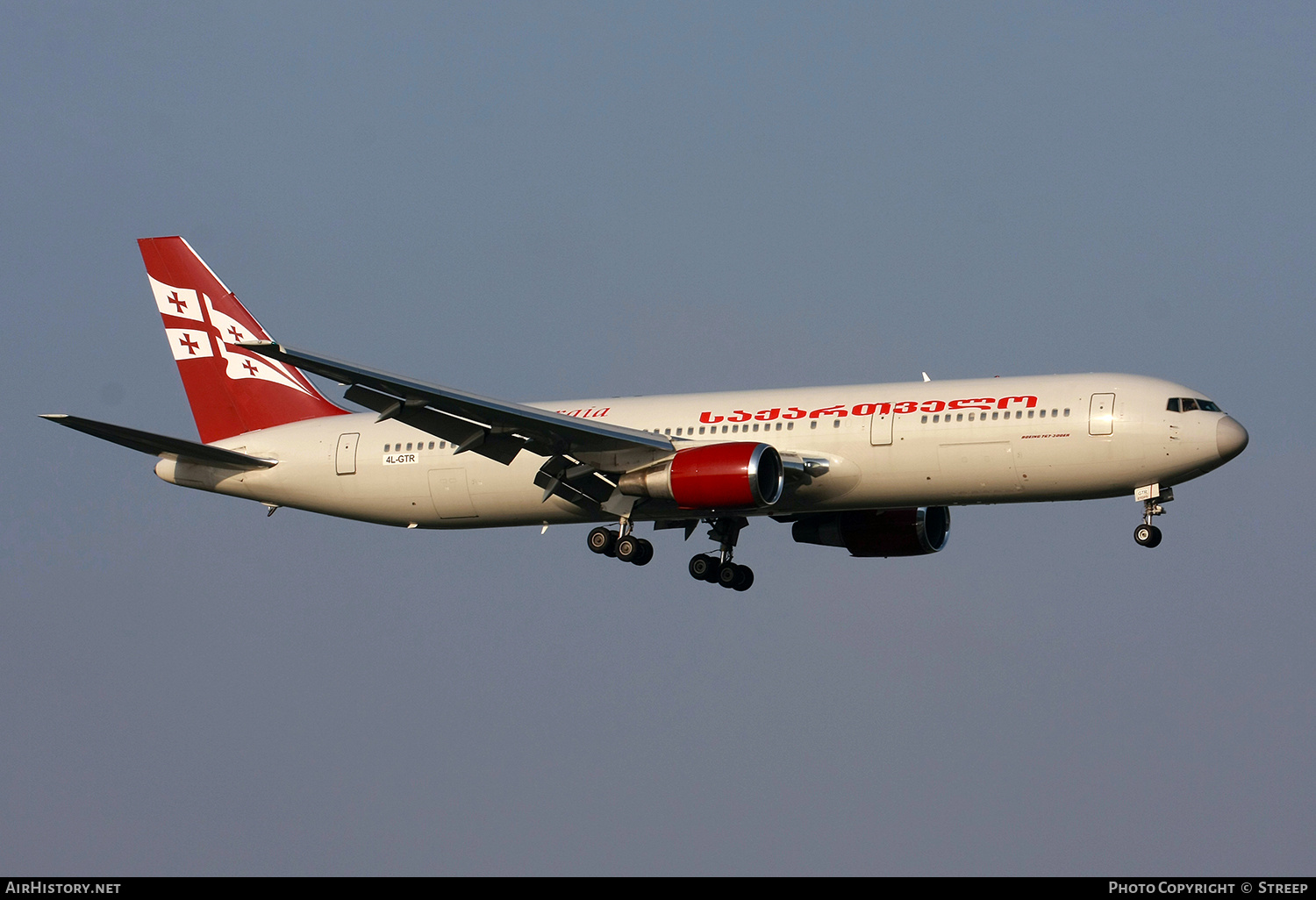 Aircraft Photo of 4L-GTR | Boeing 767-3Q8/ER | Airzena - Georgian Airways | AirHistory.net #728510