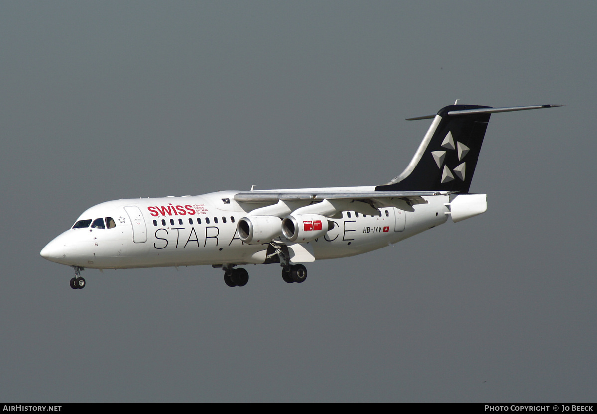 Aircraft Photo of HB-IYV | BAE Systems Avro 146-RJ100 | Swiss International Air Lines | AirHistory.net #728765