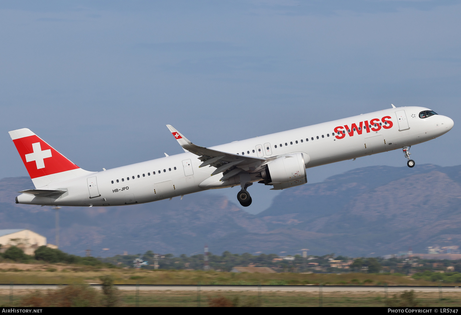 Aircraft Photo of HB-JPD | Airbus A321-271NX | Swiss International Air Lines | AirHistory.net #728911