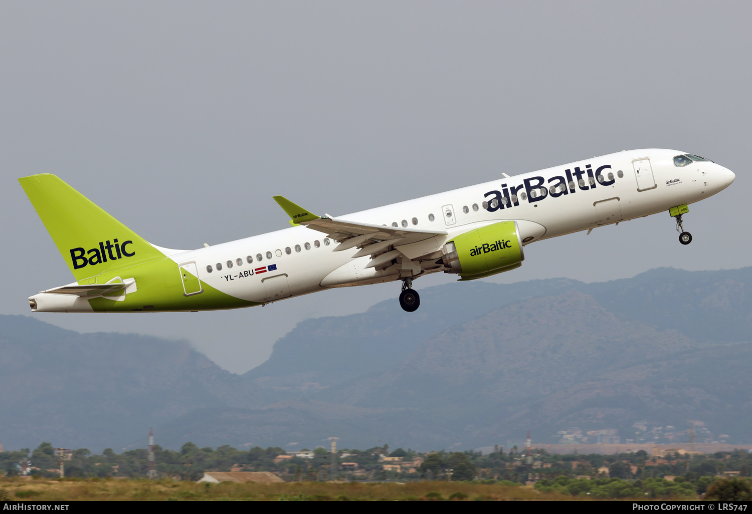 Aircraft Photo of YL-ABU | Airbus A220-300 (BD-500-1A11) | AirBaltic | AirHistory.net #728932