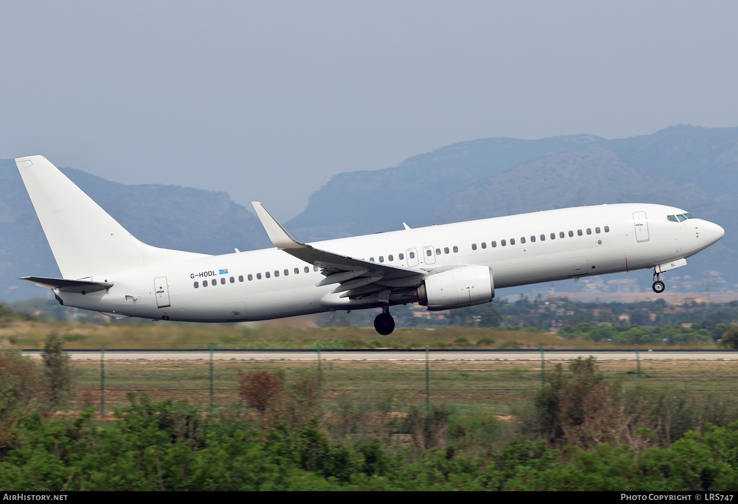 Aircraft Photo of G-HODL | Boeing 737-82R | AirHistory.net #728935