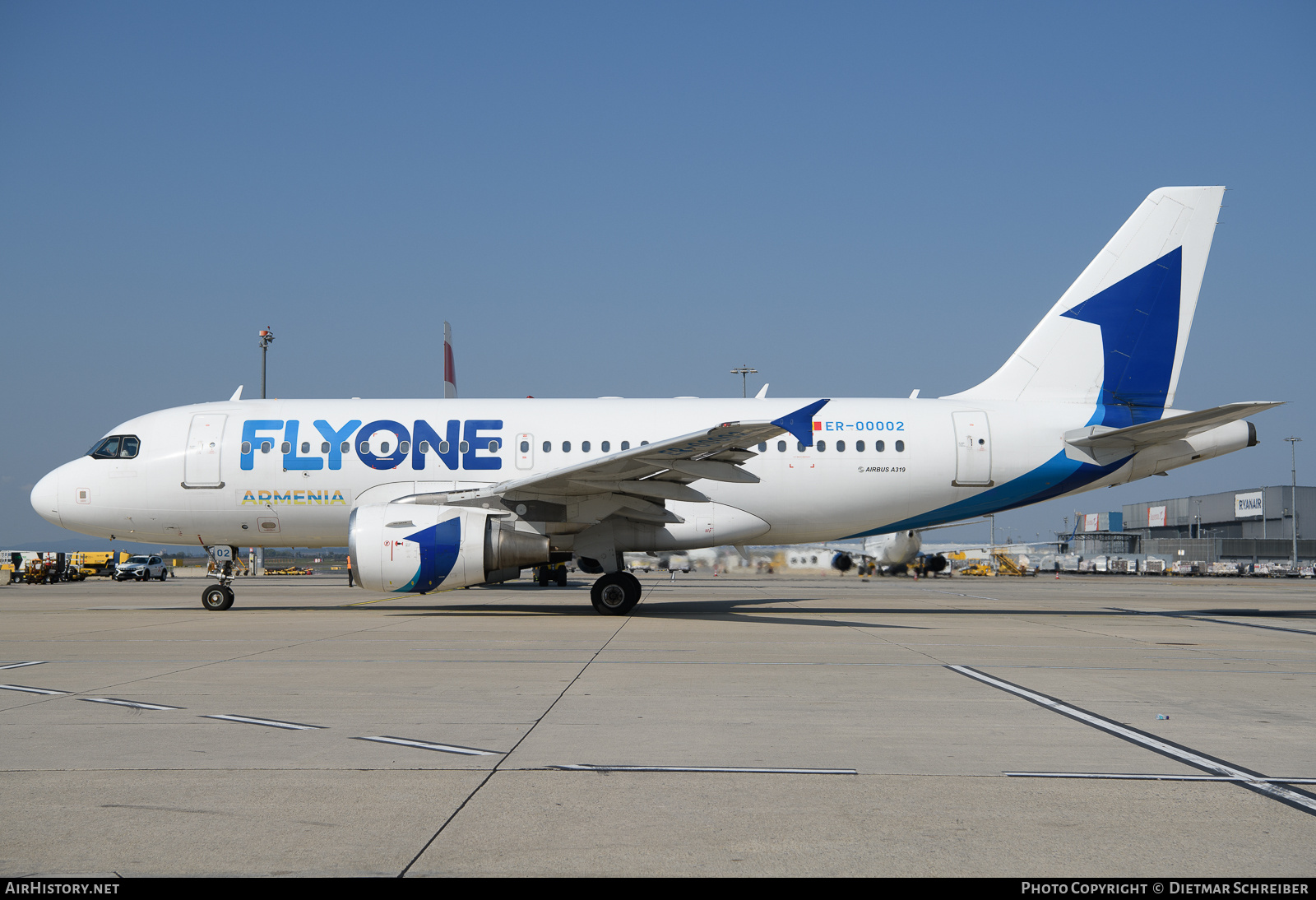 Aircraft Photo of ER-00002 | Airbus A319-112 | FlyOne | AirHistory.net #728973