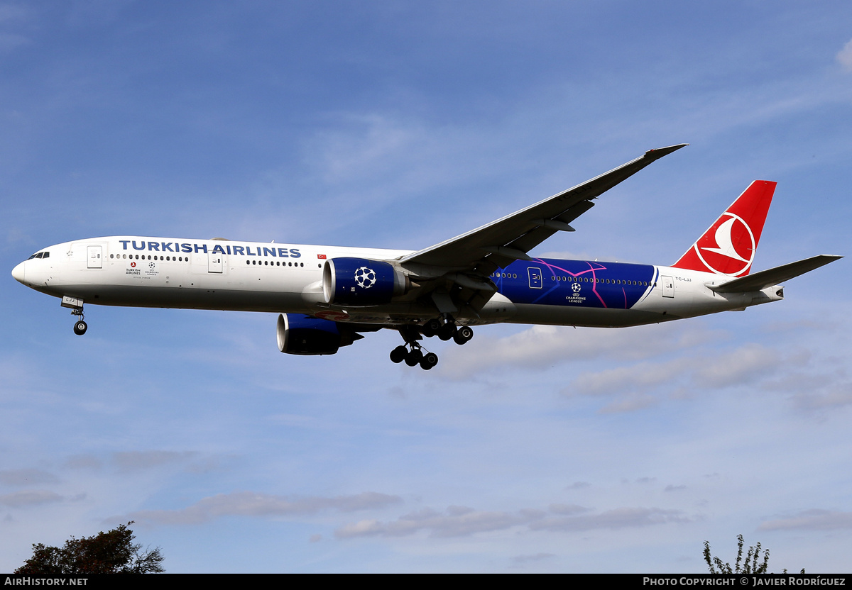 Aircraft Photo of TC-LJJ | Boeing 777-3F2/ER | Turkish Airlines | AirHistory.net #729038