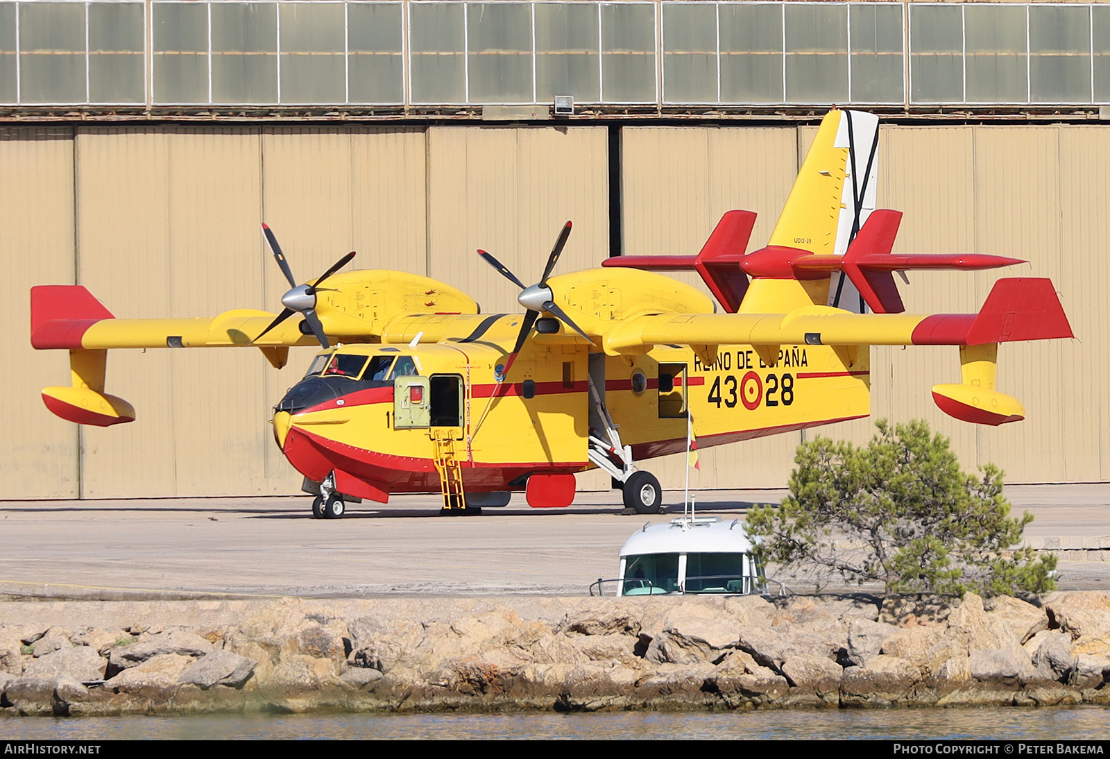 Aircraft Photo of UD.13-28 | Canadair CL-215T (CL-215-6B11) | Spain - Air Force | AirHistory.net #729202