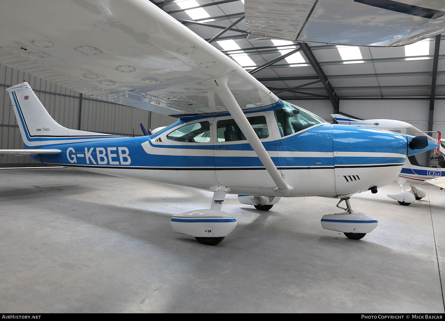 Aircraft Photo of G-KBEB | Cessna 182P Skylane | AirHistory.net #729204
