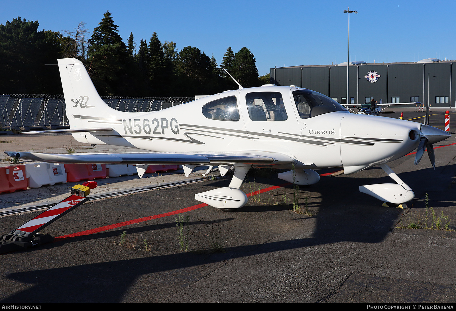 Aircraft Photo of N562PG | Cirrus SR-22 G1 | AirHistory.net #729207