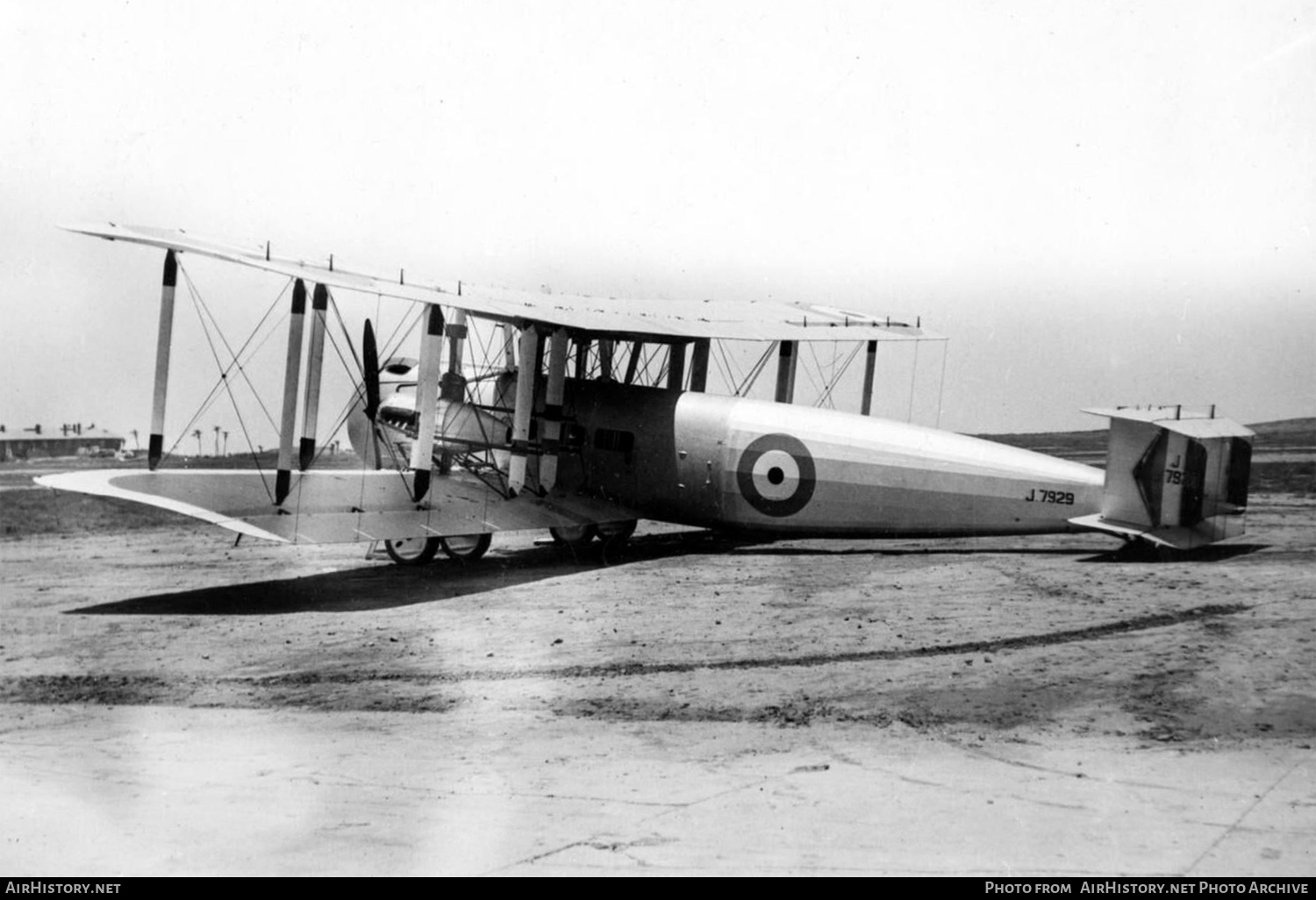 Aircraft Photo of J7929 | Vickers 117 Victoria III | UK - Air Force | AirHistory.net #729380