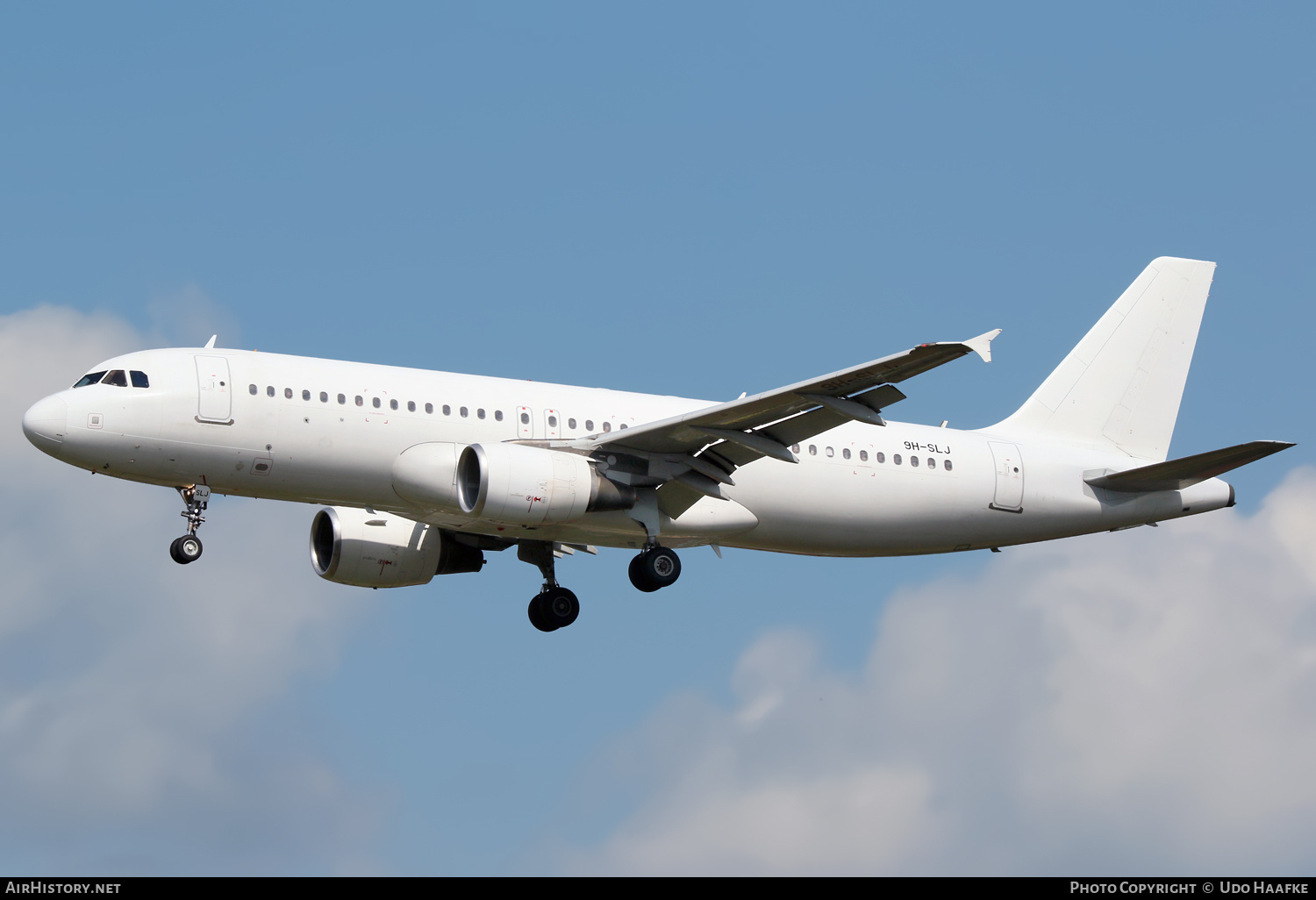Aircraft Photo of 9H-SLJ | Airbus A320-214 | AirHistory.net #729420
