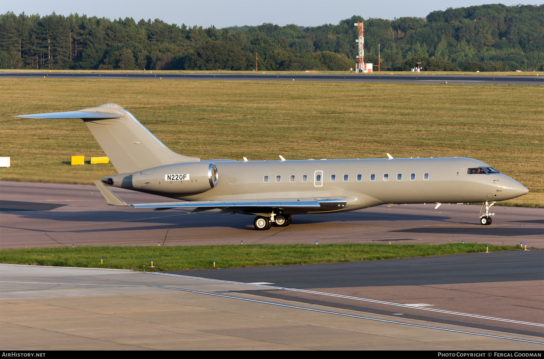 Aircraft Photo of N220F | Bombardier Global Express (BD-700-1A10) | AirHistory.net #729500