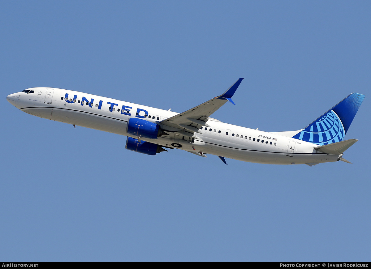 Aircraft Photo of N38454 | Boeing 737-924/ER | United Airlines | AirHistory.net #729521