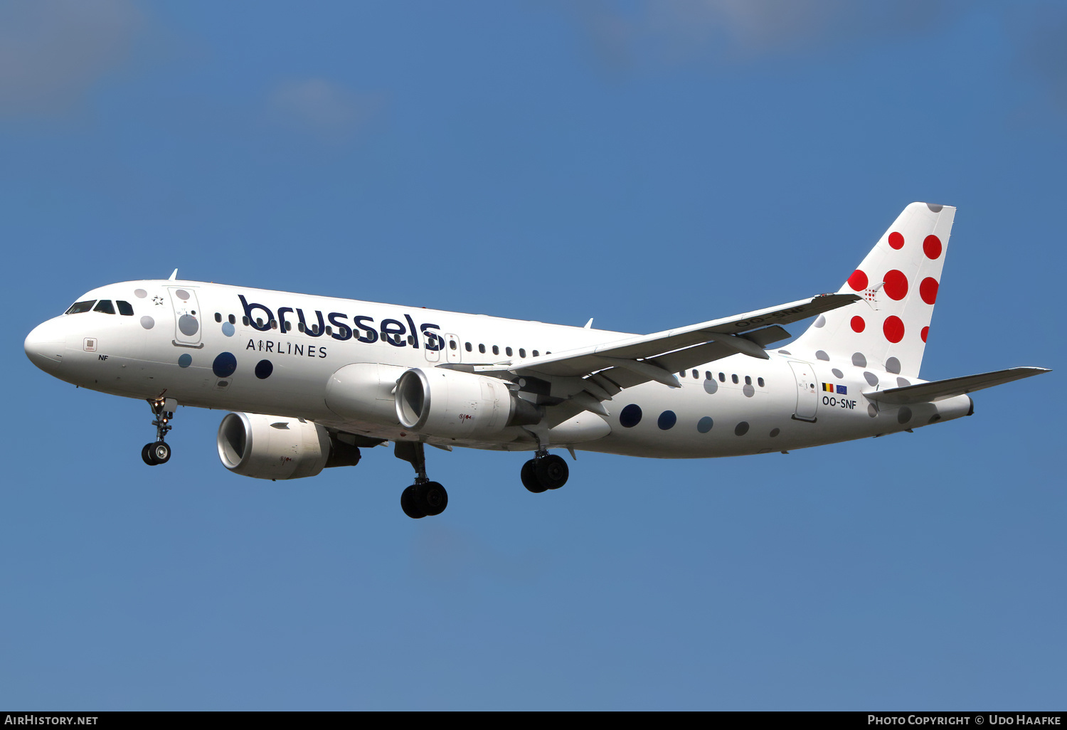 Aircraft Photo of OO-SNF | Airbus A320-214 | Brussels Airlines | AirHistory.net #729532