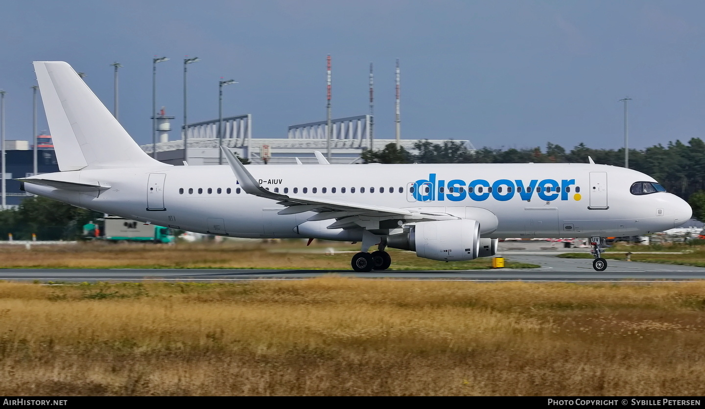Aircraft Photo of D-AIUV | Airbus A320-214 | Discover Airlines | AirHistory.net #729537