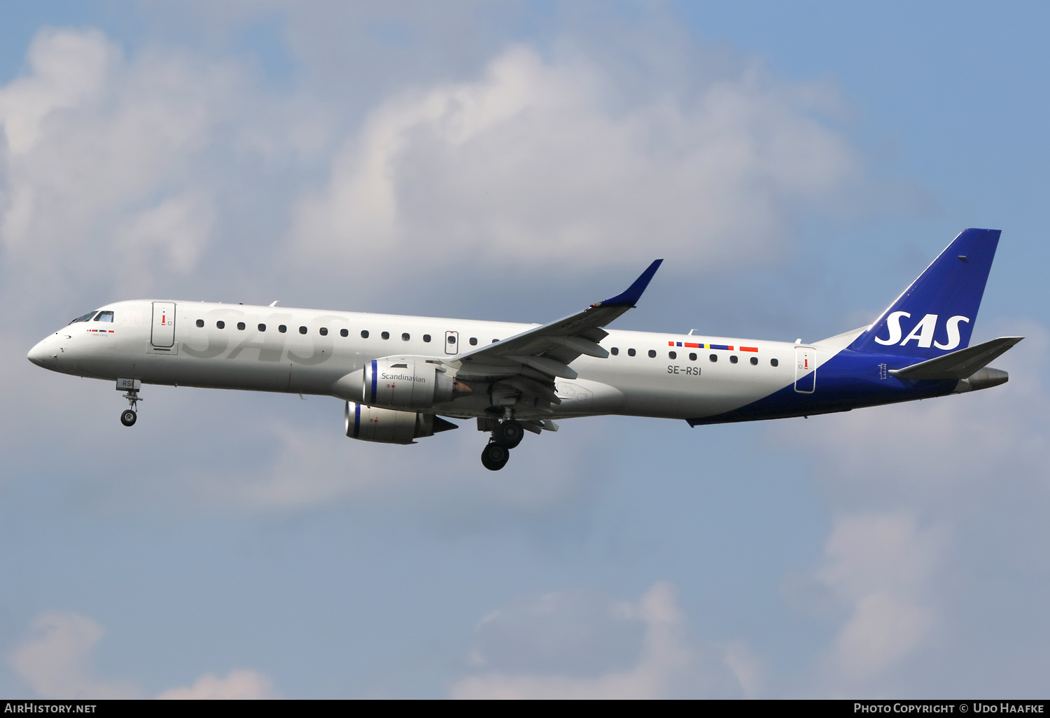 Aircraft Photo of SE-RSI | Embraer 195LR (ERJ-190-200LR) | Scandinavian Airlines - SAS | AirHistory.net #729549
