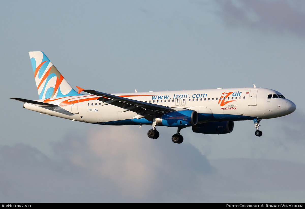 Aircraft Photo of TC-IZA | Airbus A320-233 | IZAir - Izmir Hava Yollari | AirHistory.net #729807