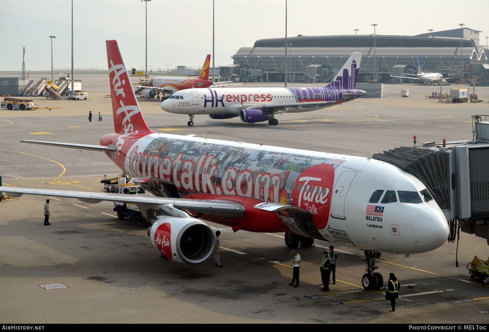 Aircraft Photo of 9M-AHE | Airbus A320-216 | AirAsia | AirHistory.net #729814