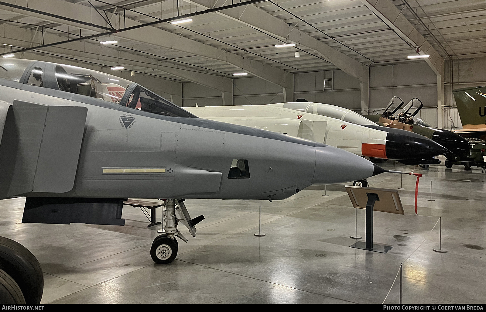 Aircraft Photo of 66-0469 | McDonnell Douglas RF-4C Phantom II | USA - Air Force | AirHistory.net #729917