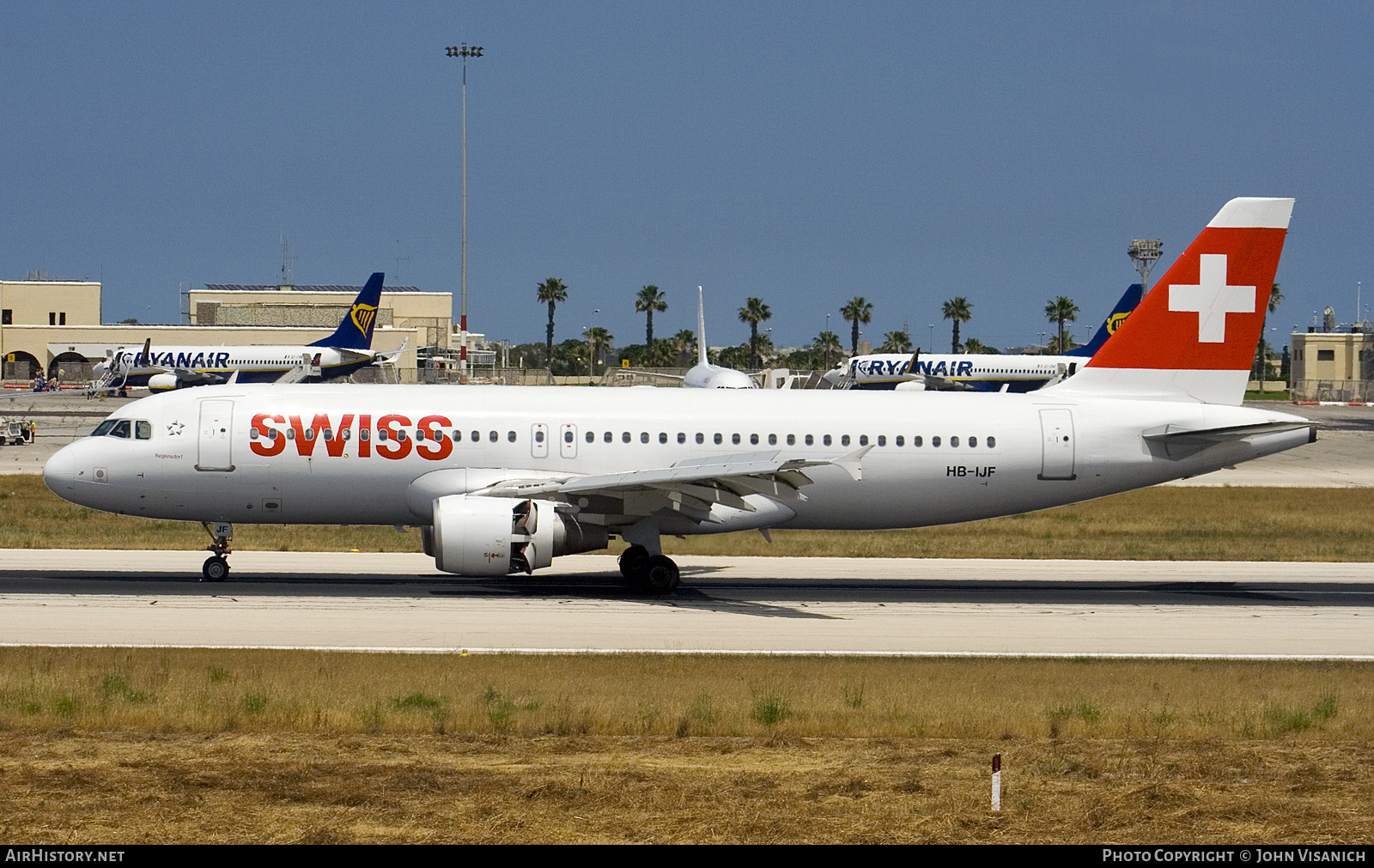 Aircraft Photo of HB-IJF | Airbus A320-214 | Swiss International Air Lines | AirHistory.net #730172