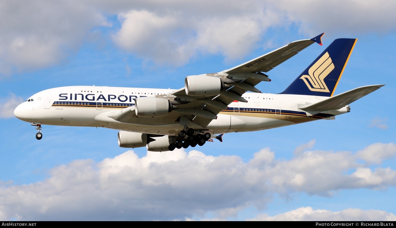 Aircraft Photo of 9V-SKR | Airbus A380-841 | Singapore Airlines | AirHistory.net #730270