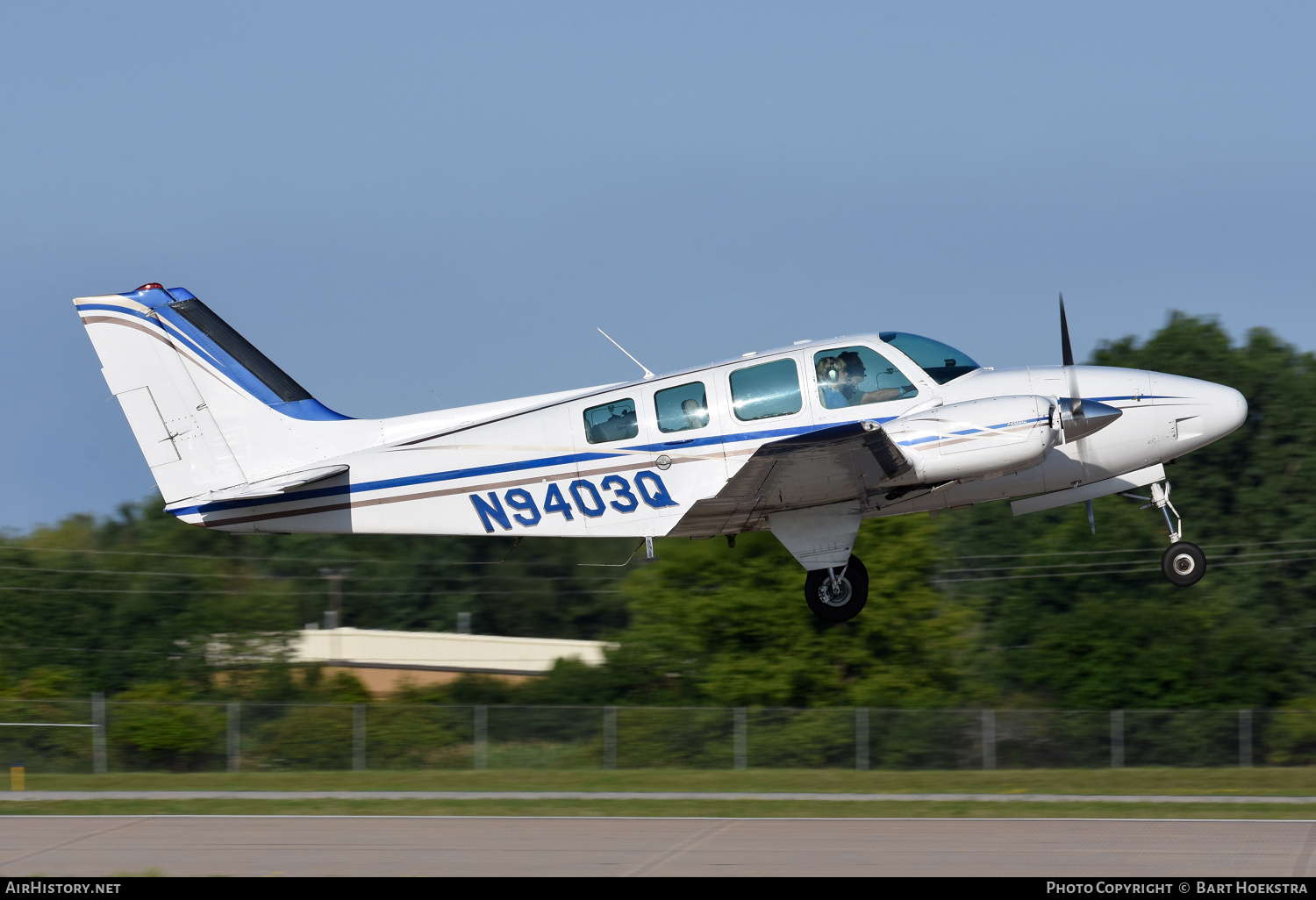 Aircraft Photo of N9403Q | Beech 58 Baron | AirHistory.net #730314