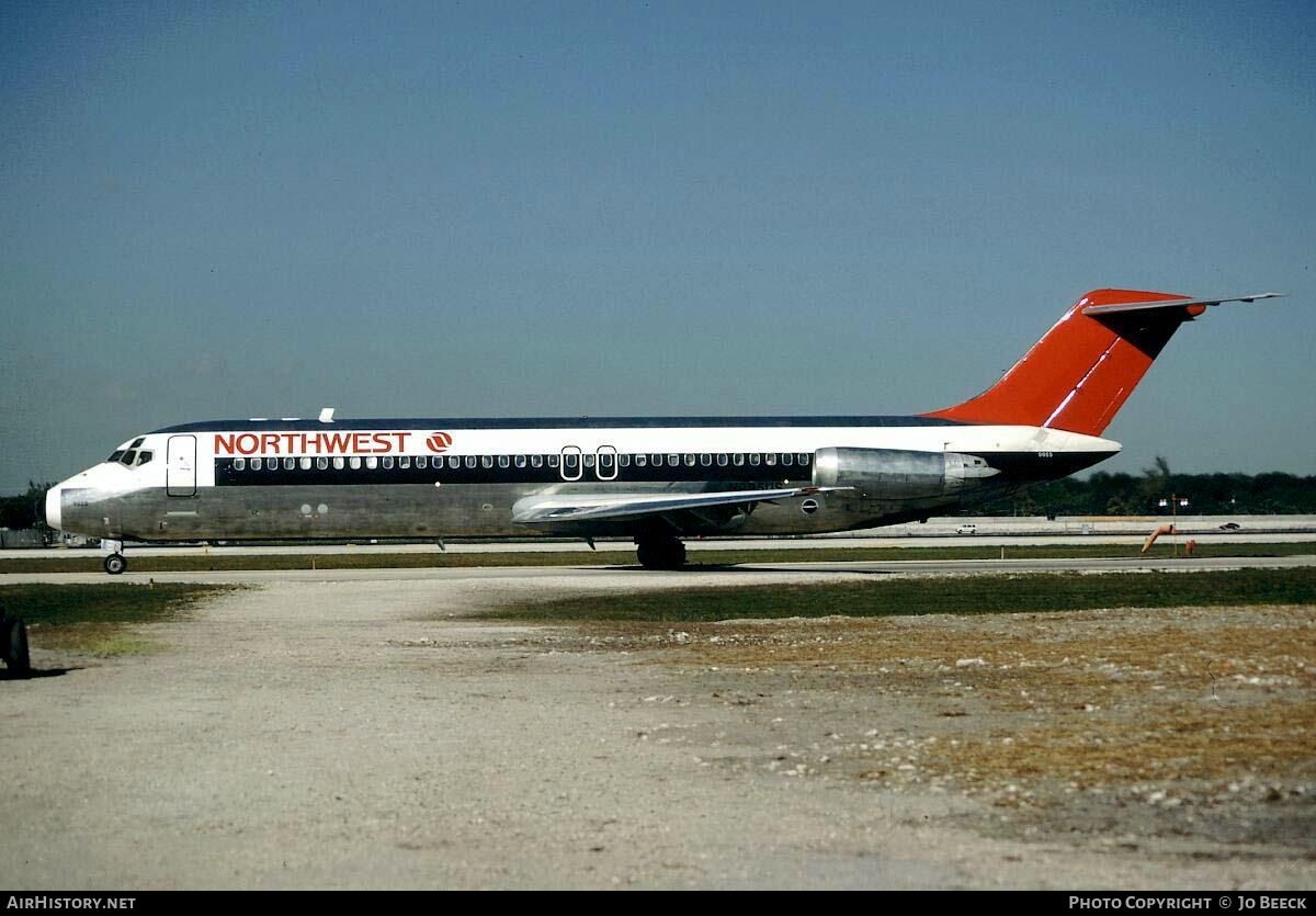 Aircraft Photo of N985US | McDonnell Douglas DC-9-32 | Northwest Airlines | AirHistory.net #730517