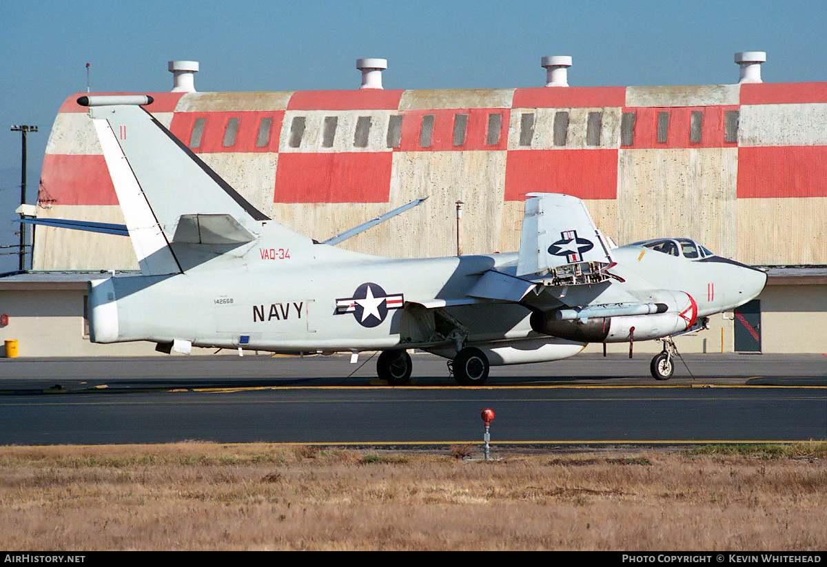 Aircraft Photo of 142668 | Douglas ERA-3B Skywarrior | USA - Navy | AirHistory.net #730845