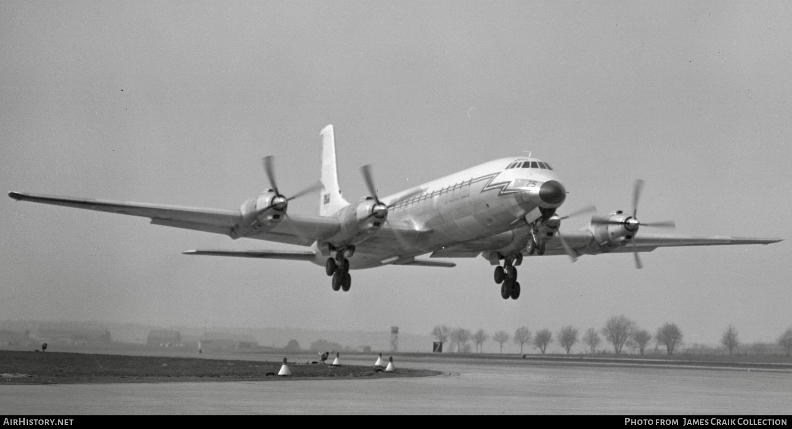 Aircraft Photo of 15925 | Canadair CC-106 Yukon (CL-44-6) | Canada - Air Force | AirHistory.net #730893