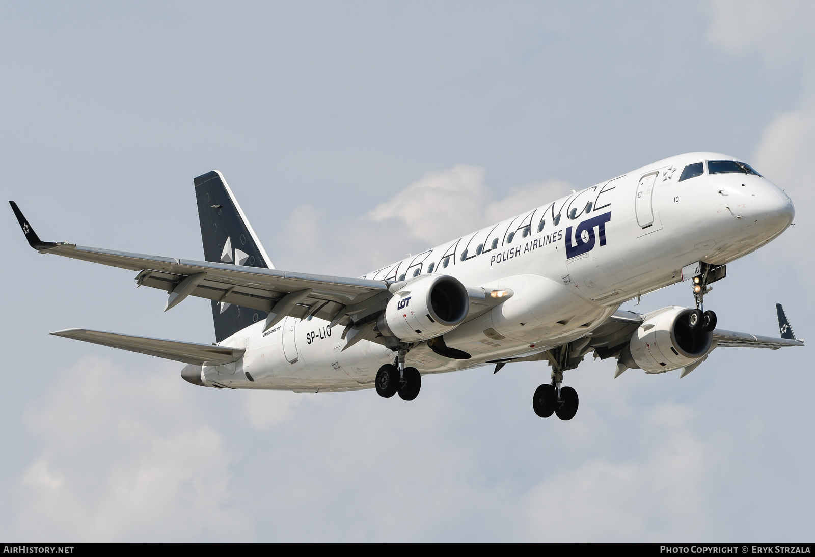 Aircraft Photo of SP-LIO | Embraer 175LR (ERJ-170-200LR) | LOT Polish Airlines - Polskie Linie Lotnicze | AirHistory.net #730900