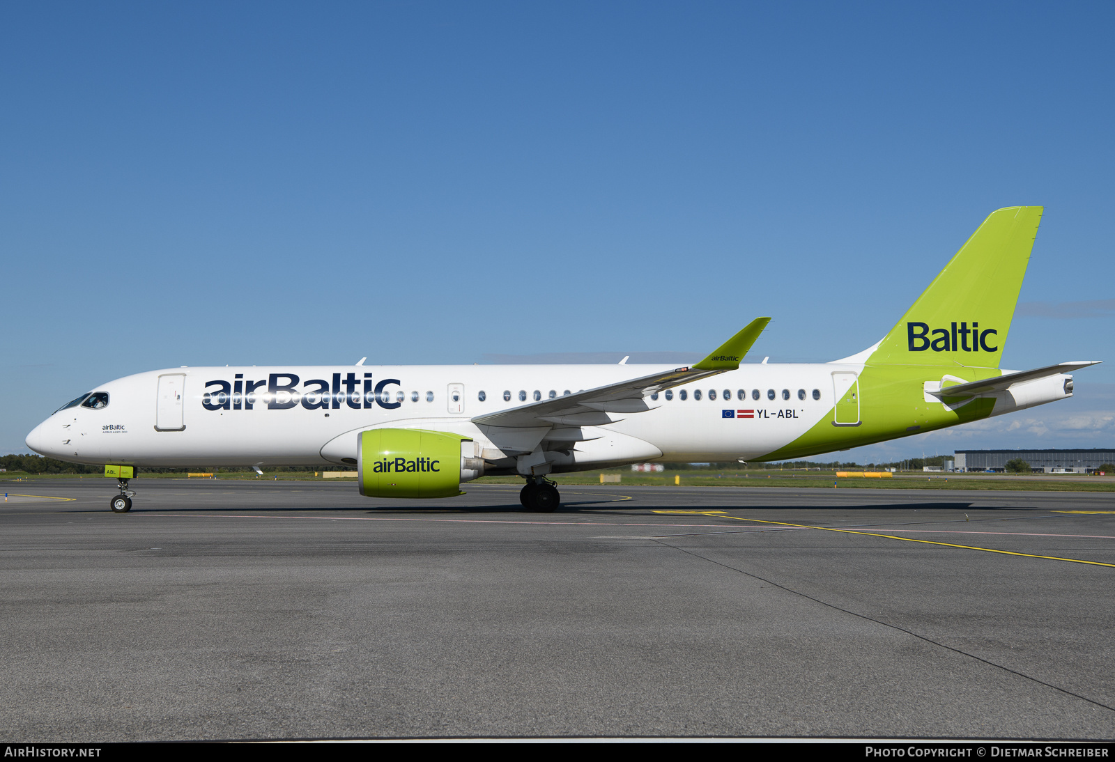 Aircraft Photo of YL-ABL | Airbus A220-371 (BD-500-1A11) | AirBaltic | AirHistory.net #731022