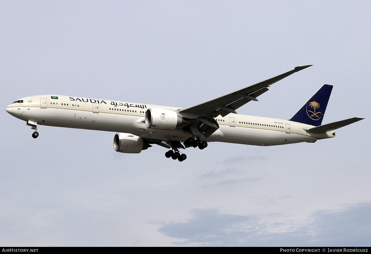 Aircraft Photo of HZ-AK39 | Boeing 777-300/ER | Saudia - Saudi Arabian Airlines | AirHistory.net #731061
