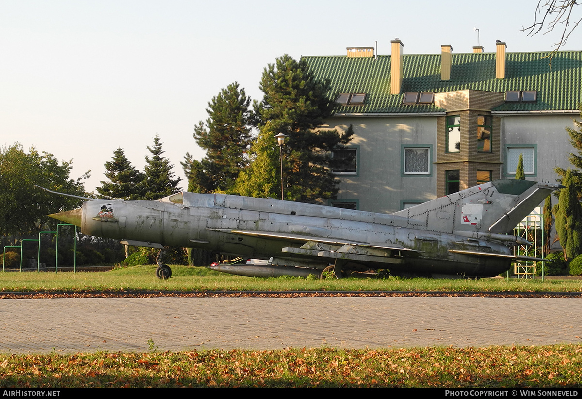 Aircraft Photo of 8707 | Mikoyan-Gurevich MiG-21MF | Poland - Air Force | AirHistory.net #731352