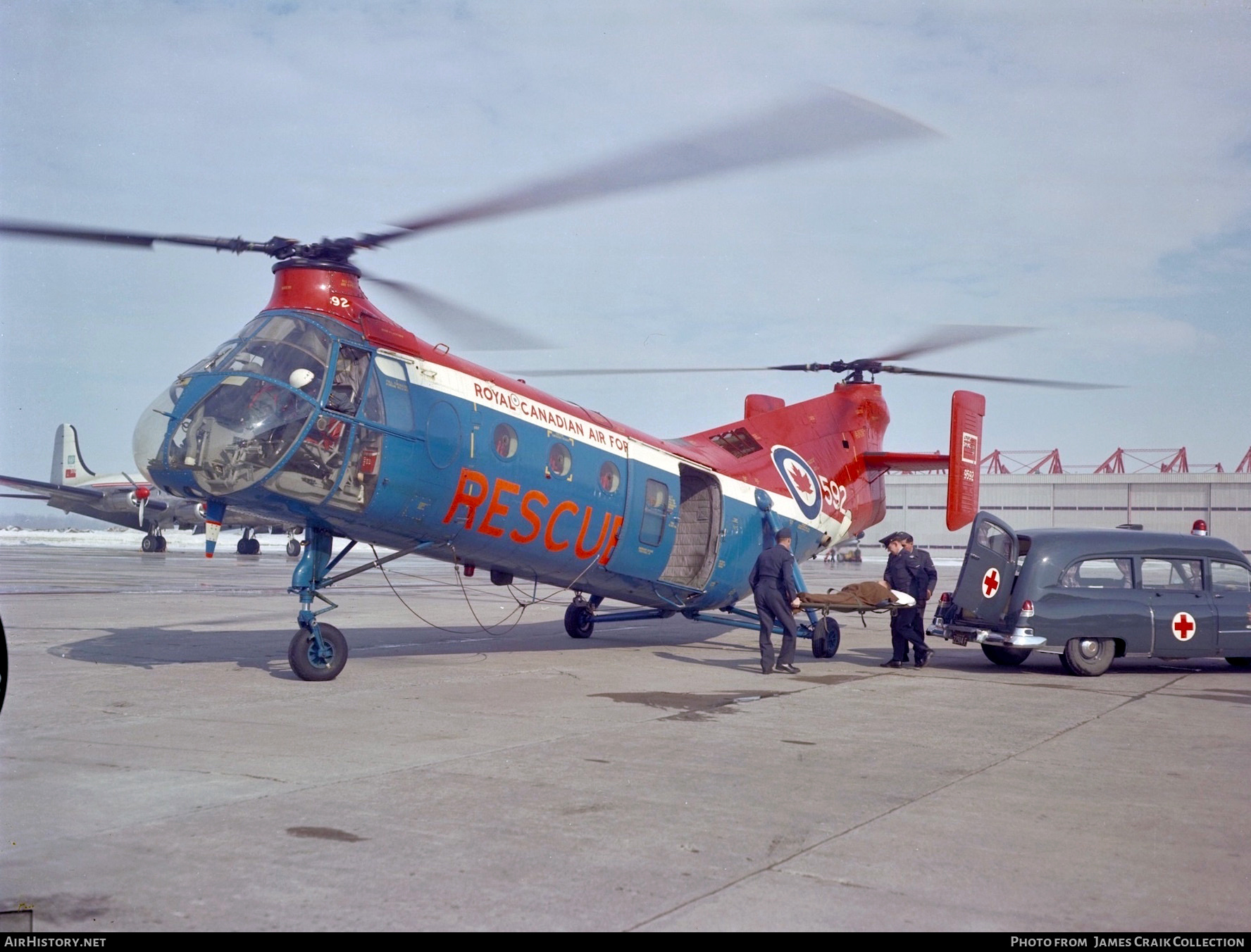 Aircraft Photo of 9592 | Vertol 44A | Canada - Air Force | AirHistory.net #731433