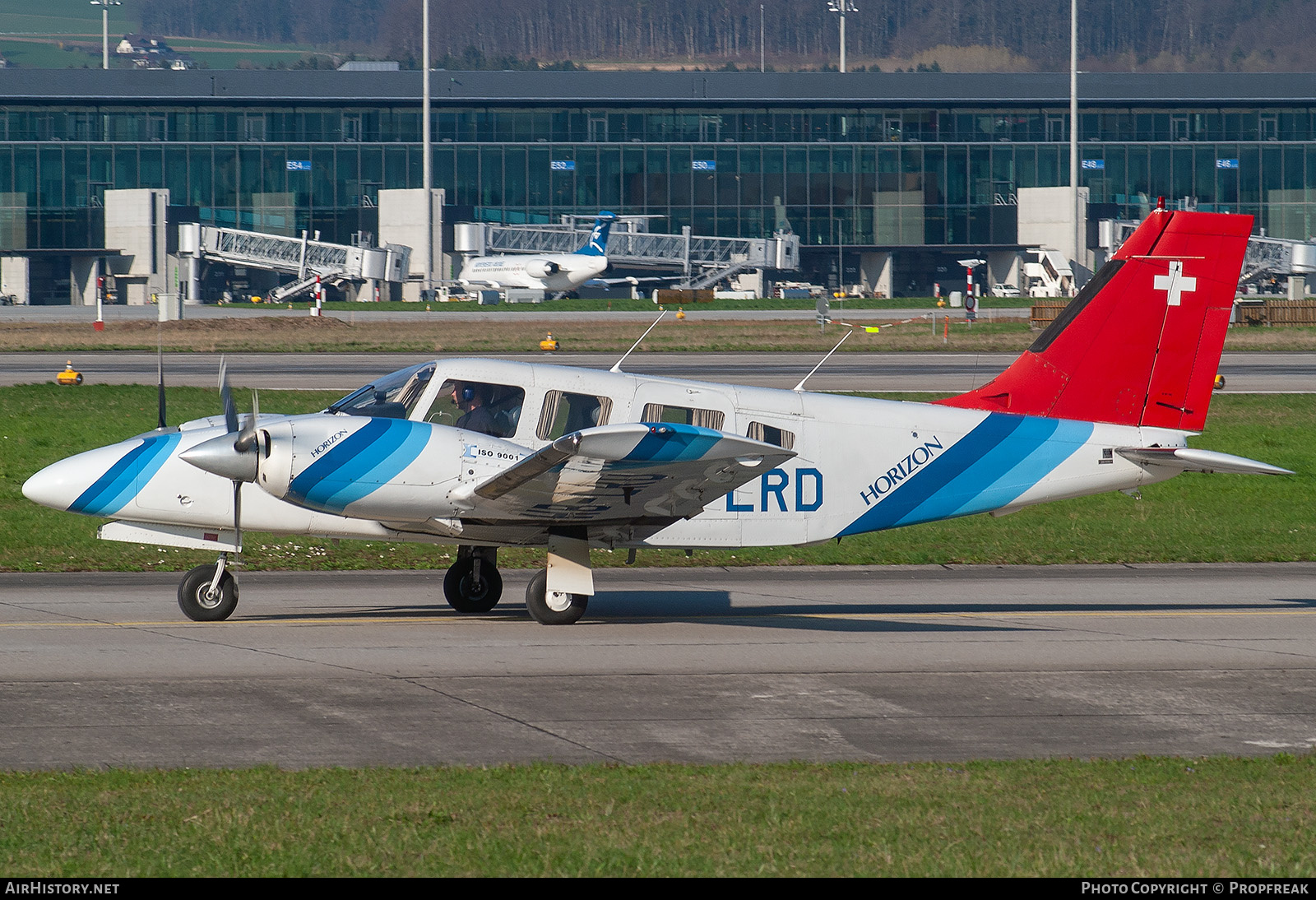 Aircraft Photo of HB-LRD | Piper PA-34-220T Seneca III | Horizon Swiss Flight Academy | AirHistory.net #731521