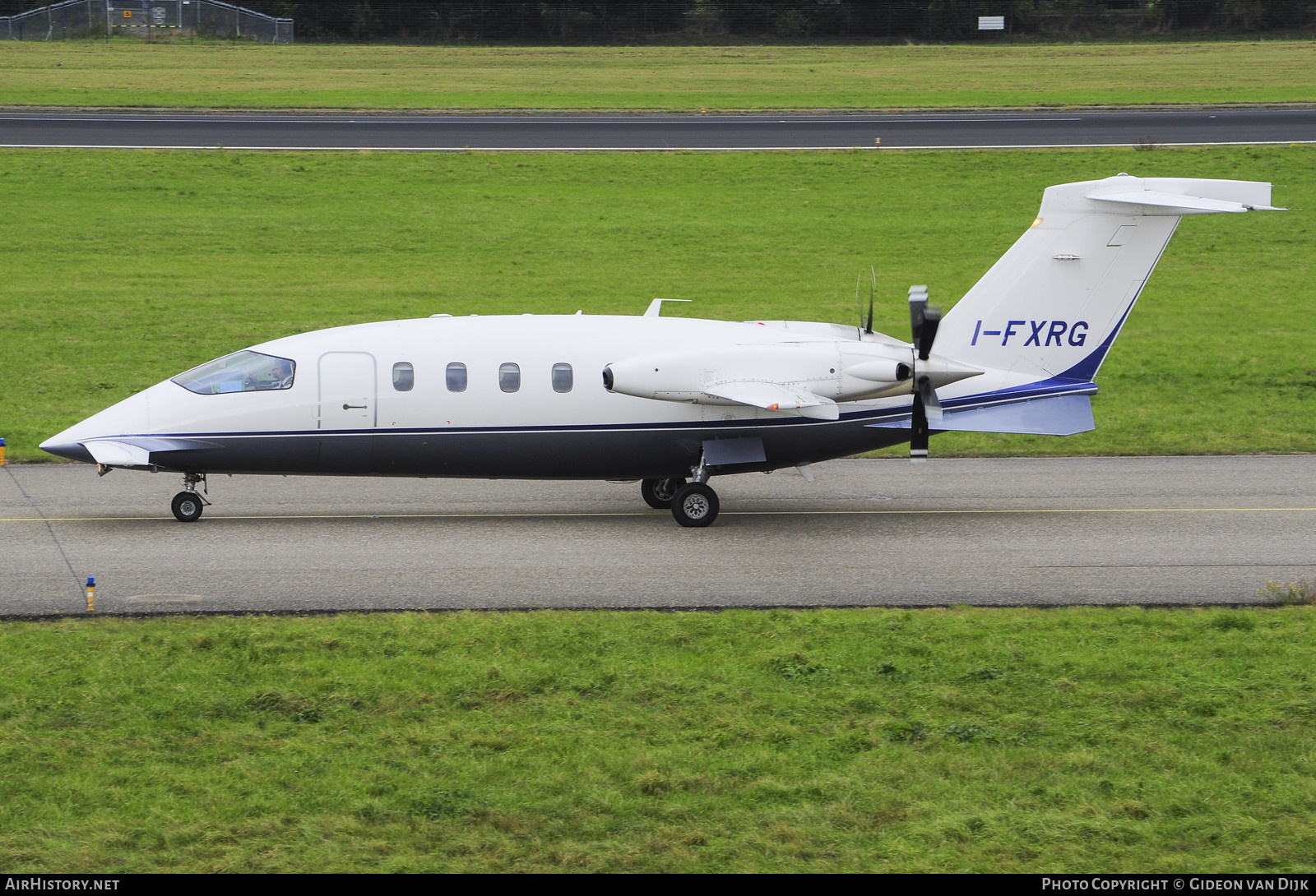 Aircraft Photo of I-FXRG | Piaggio P-180 Avanti II | AirHistory.net #731560