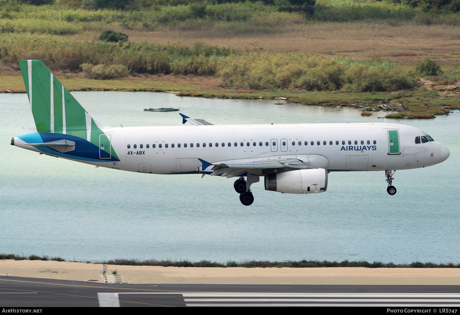 Aircraft Photo of 4X-ABX | Airbus A320-232 | Israir | AirHistory.net #731579