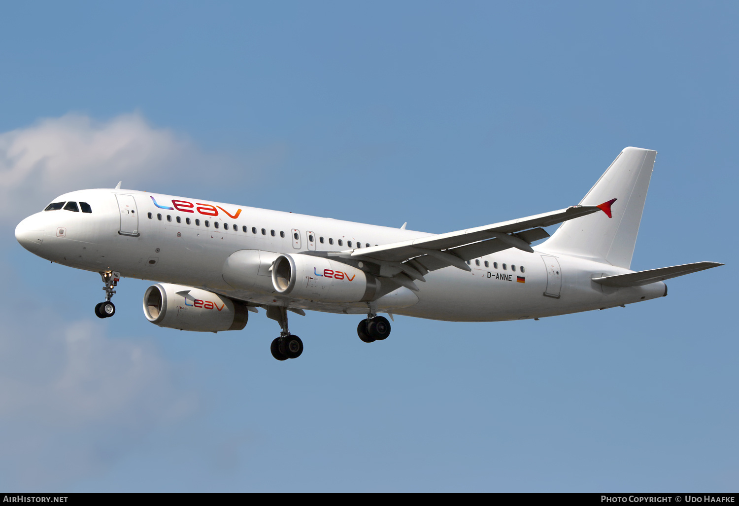 Aircraft Photo of D-ANNE | Airbus A320-232 | Leav Aviation | AirHistory.net #731597