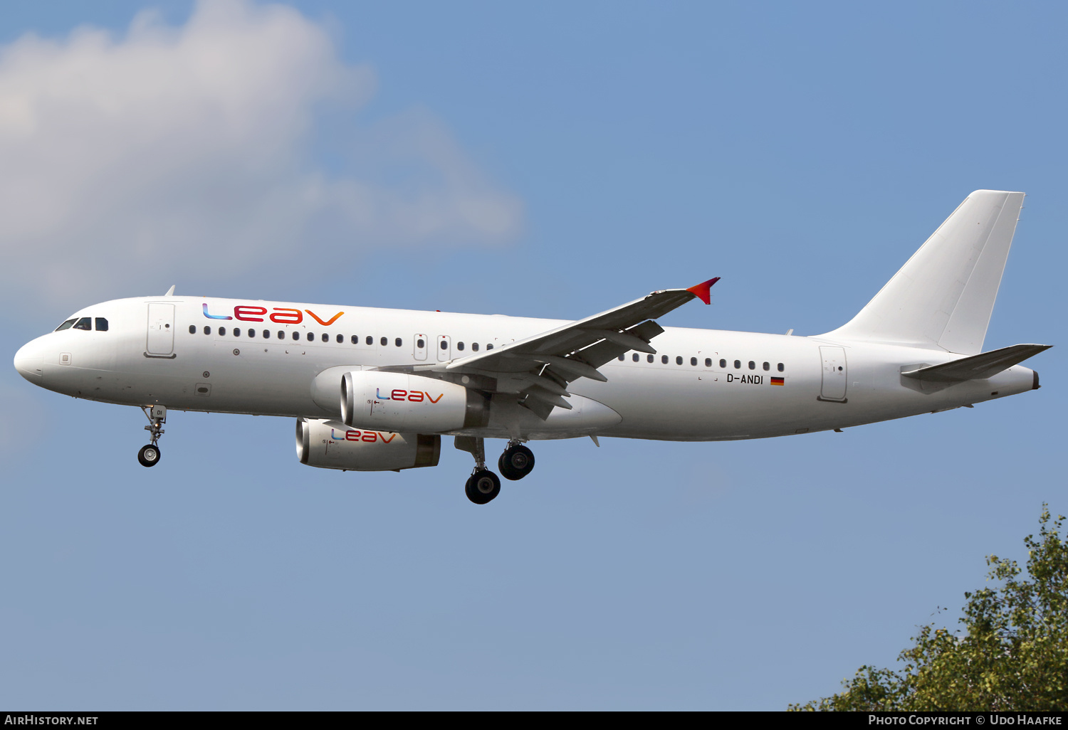 Aircraft Photo of D-ANDI | Airbus A320-232 | Leav Aviation | AirHistory.net #731598