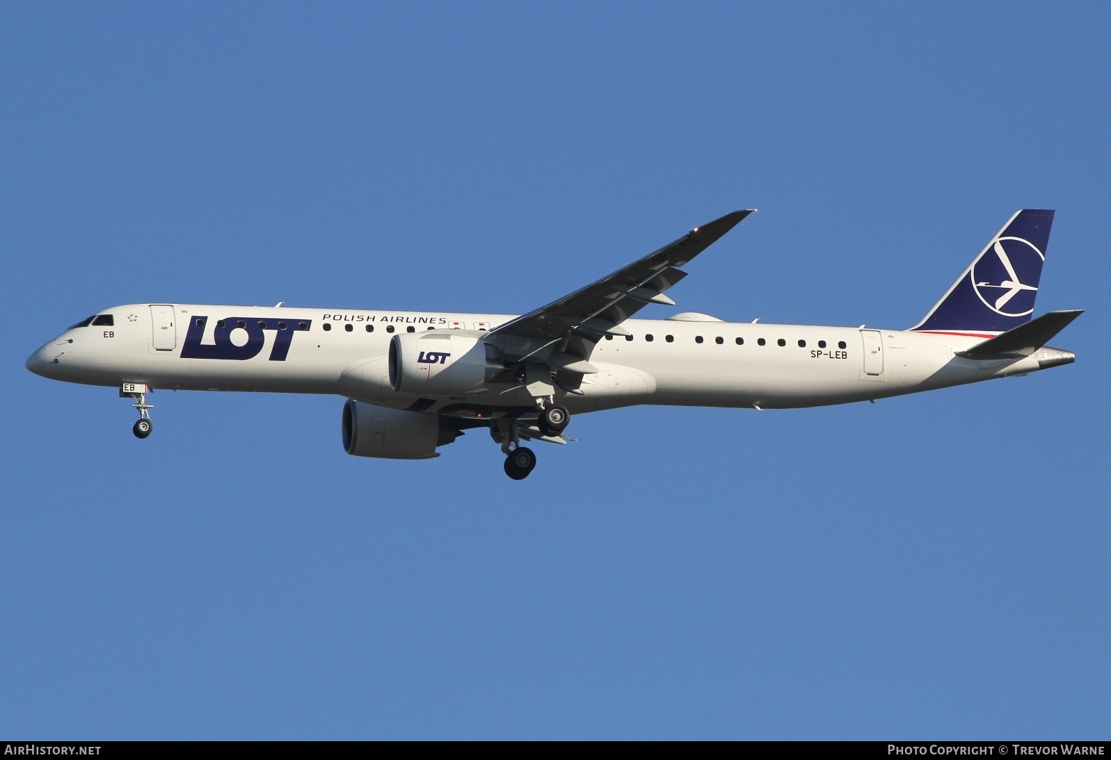 Aircraft Photo of SP-LEB | Embraer 195-E2 (ERJ-190-400) | LOT Polish Airlines - Polskie Linie Lotnicze | AirHistory.net #731675