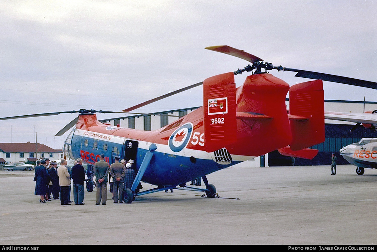 Aircraft Photo of 9592 | Vertol 44A | Canada - Air Force | AirHistory.net #731745