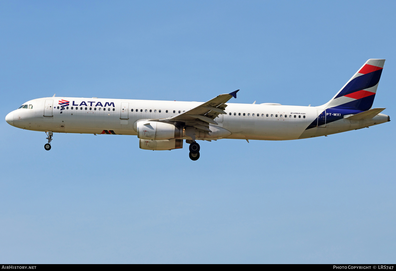 Aircraft Photo of PT-MXI | Airbus A321-231 | LATAM Airlines | AirHistory.net #731958