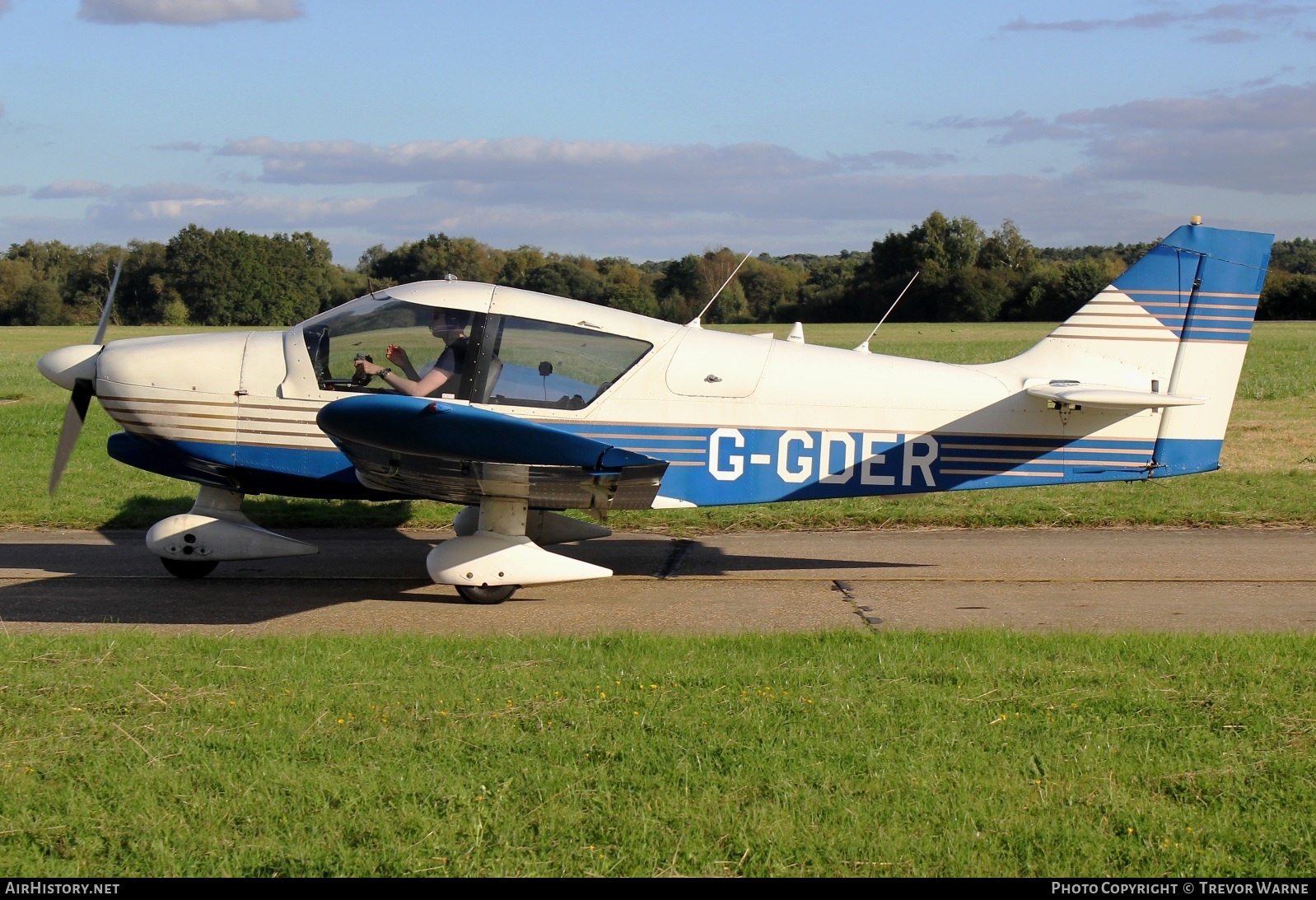 Aircraft Photo of G-GDER | Robin R-1180TD | AirHistory.net #732103