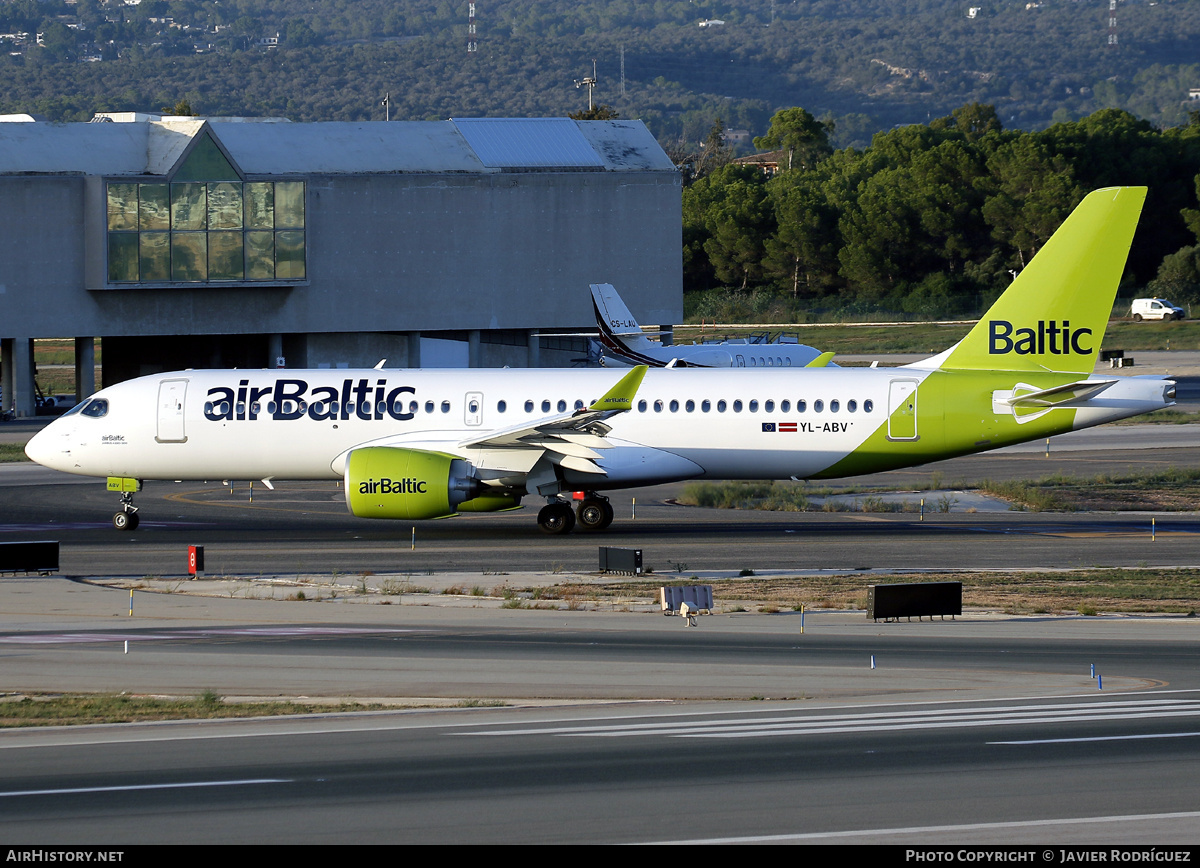 Aircraft Photo of YL-ABV | Airbus A220-300 (BD-500-1A11) | AirBaltic | AirHistory.net #732124
