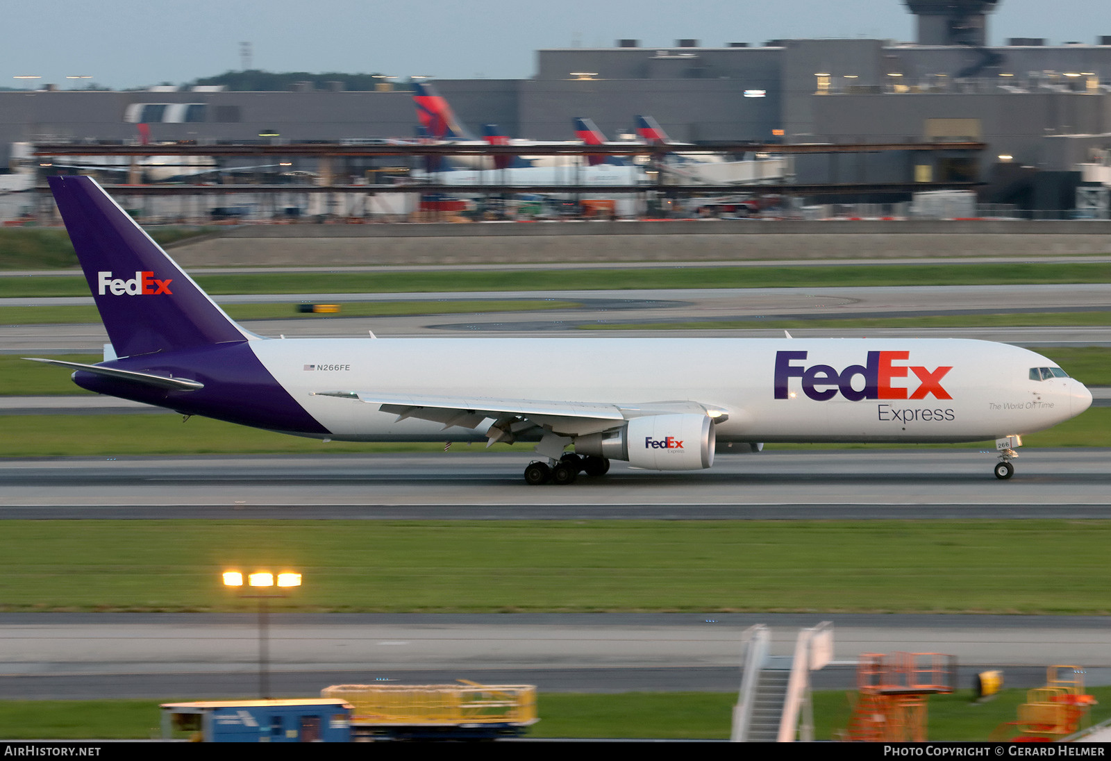Aircraft Photo of N266FE | Boeing 767-300F | Fedex - Federal Express | AirHistory.net #732255