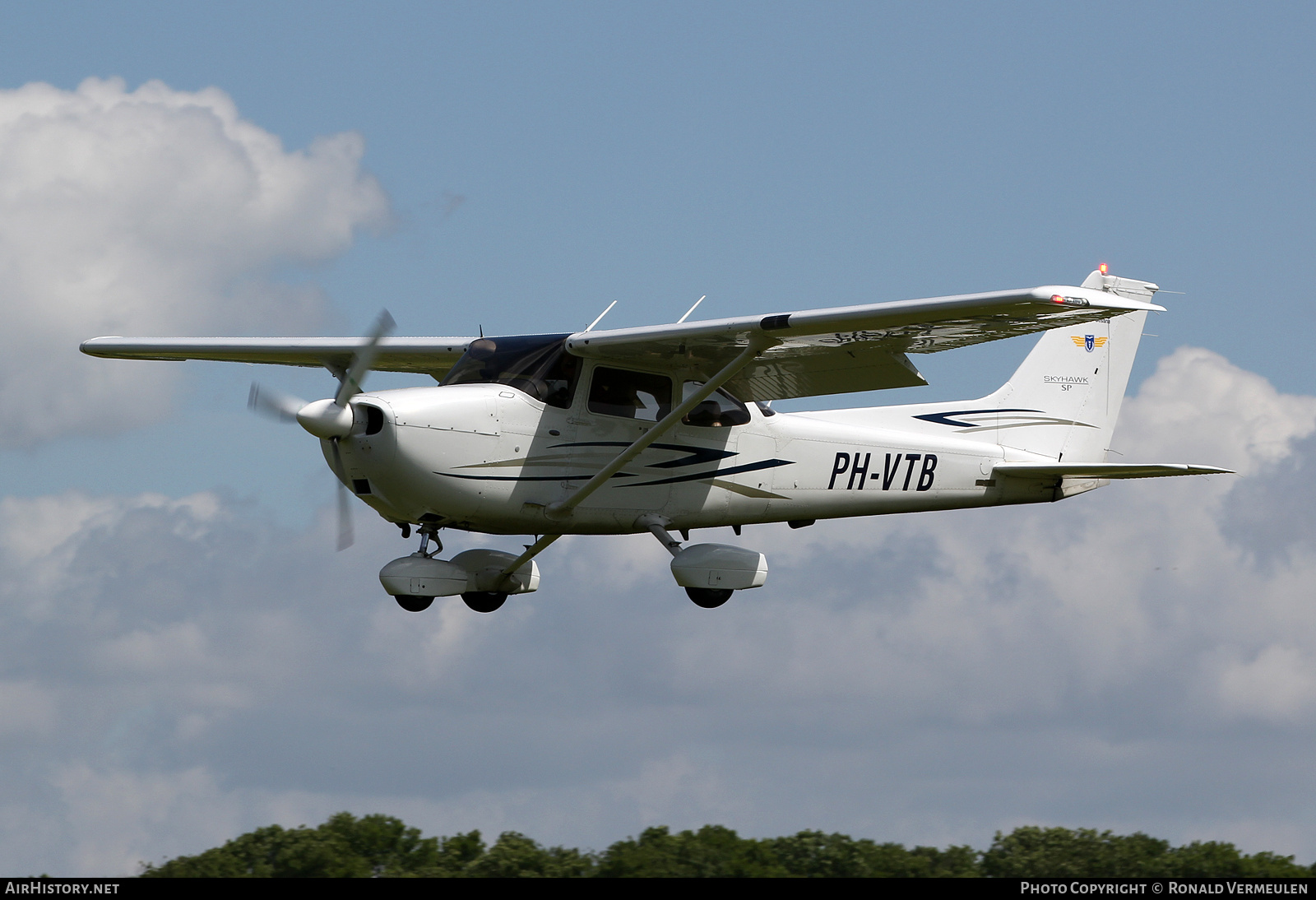 Aircraft Photo of PH-VTB | Cessna 172S Skyhawk SP | Vliegclub Teuge | AirHistory.net #732281