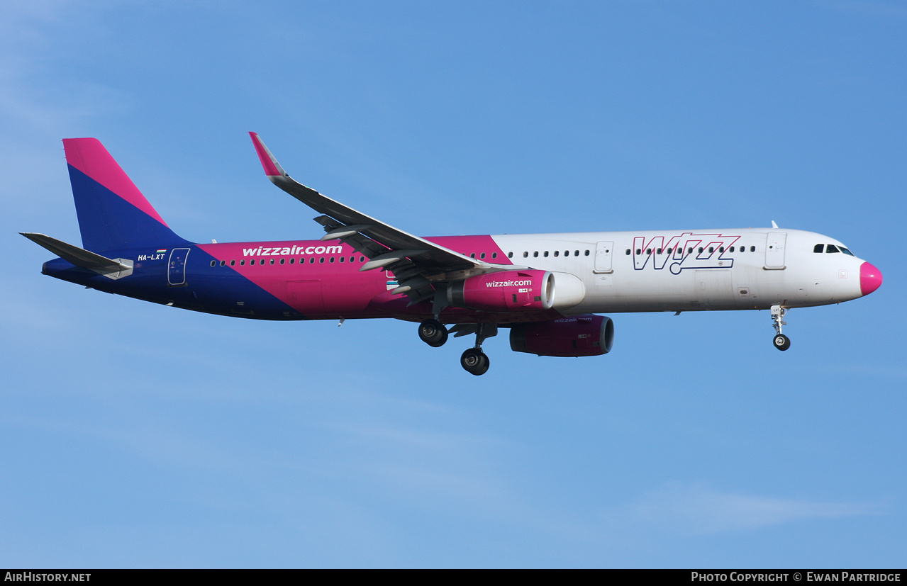 Aircraft Photo of HA-LXT | Airbus A321-231 | Wizz Air | AirHistory.net #732552