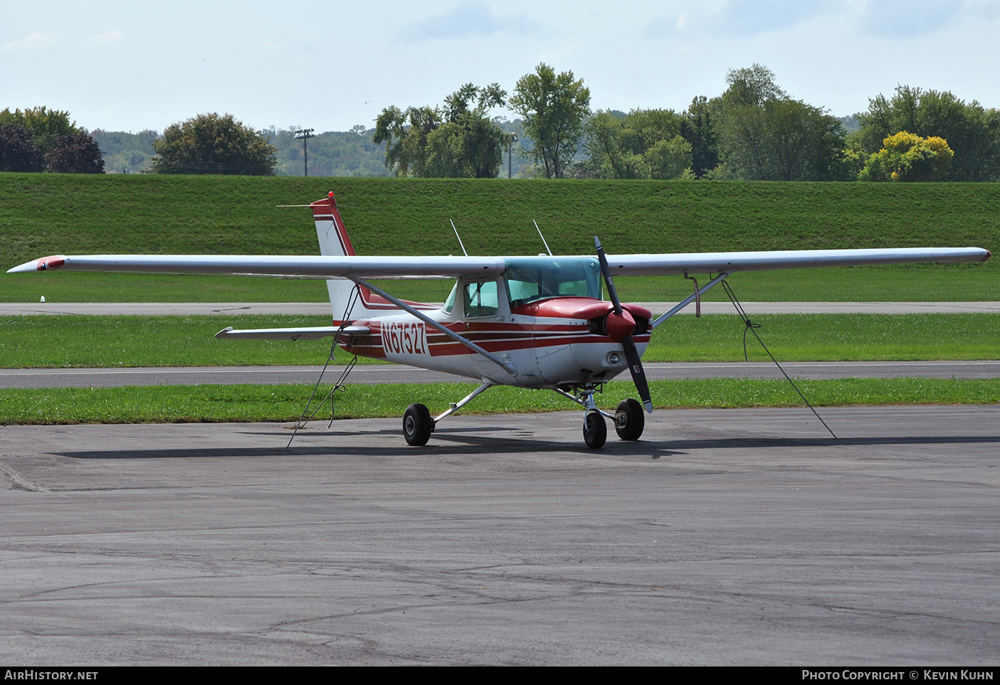 Aircraft Photo of N67527 | Cessna 152 | AirHistory.net #732571