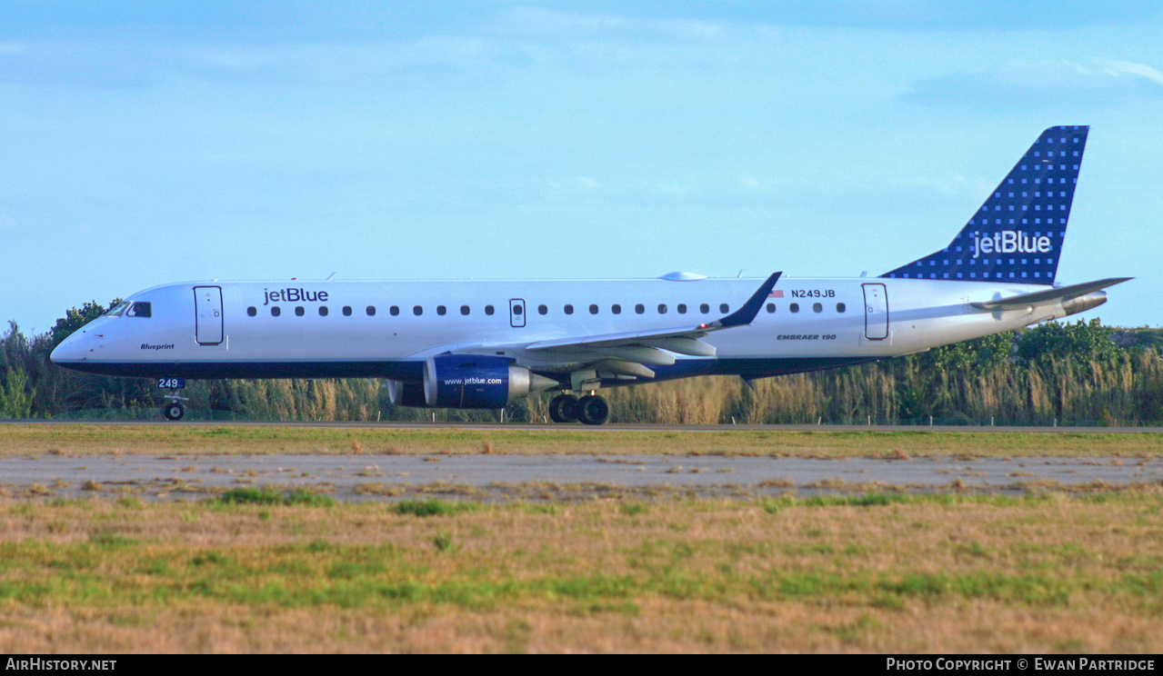 Aircraft Photo of N249JB | Embraer 190AR (ERJ-190-100IGW) | JetBlue Airways | AirHistory.net #732621
