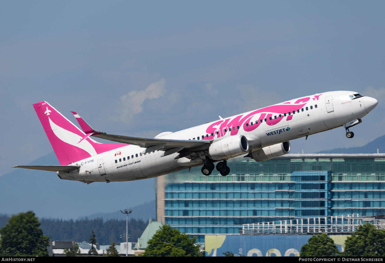 Aircraft Photo of C-FYPB | Boeing 737-8CT | Swoop | AirHistory.net #732696