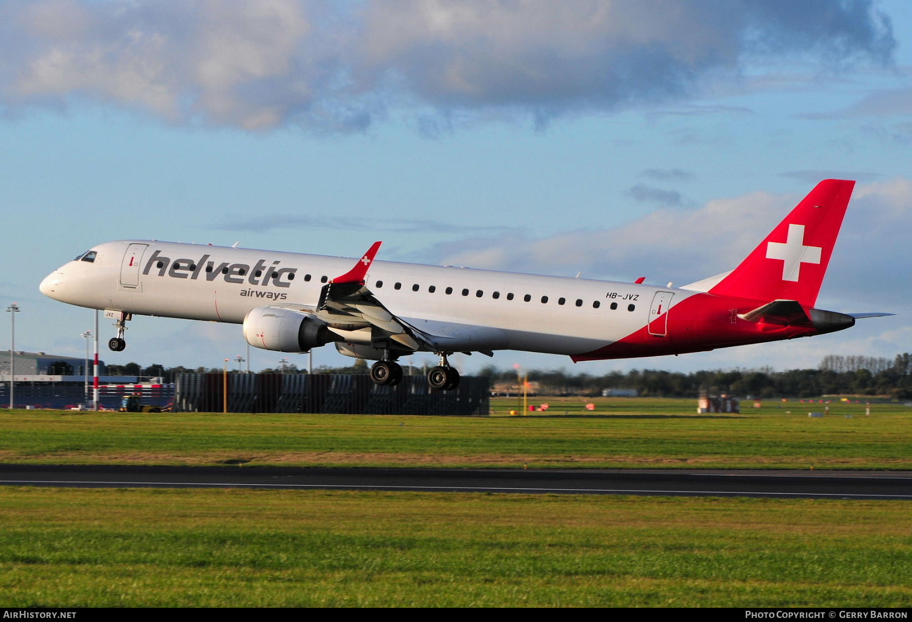 Aircraft Photo of HB-JVZ | Embraer 195AR (ERJ-190-200IGW) | Helvetic Airways | AirHistory.net #732747